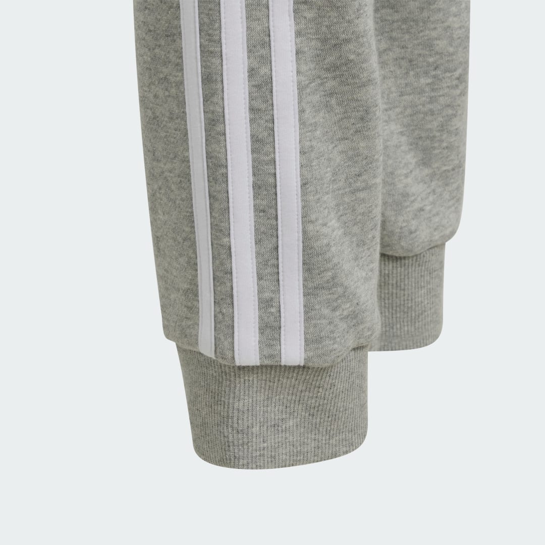 Detalle 2 de Pantalón Tiro 24 (Adolescentes) de Adidas, color Gris