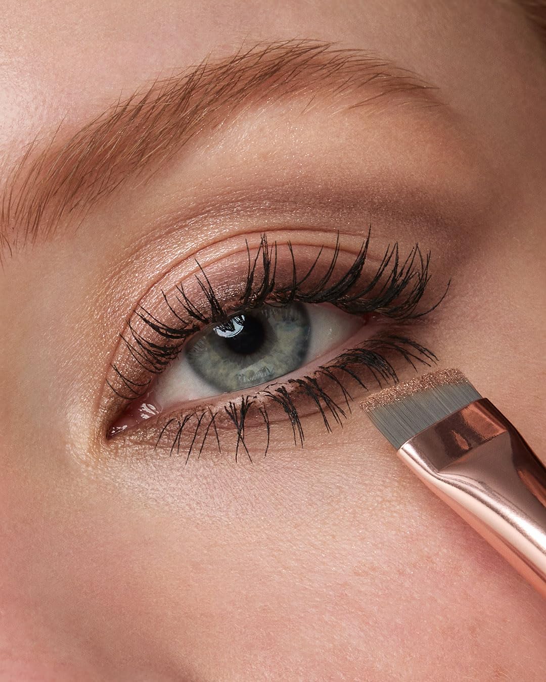 Detalle de Kiko Milano Kind by Kiko Double Eye Brush 01 Pennello occhi doppio per ombretti