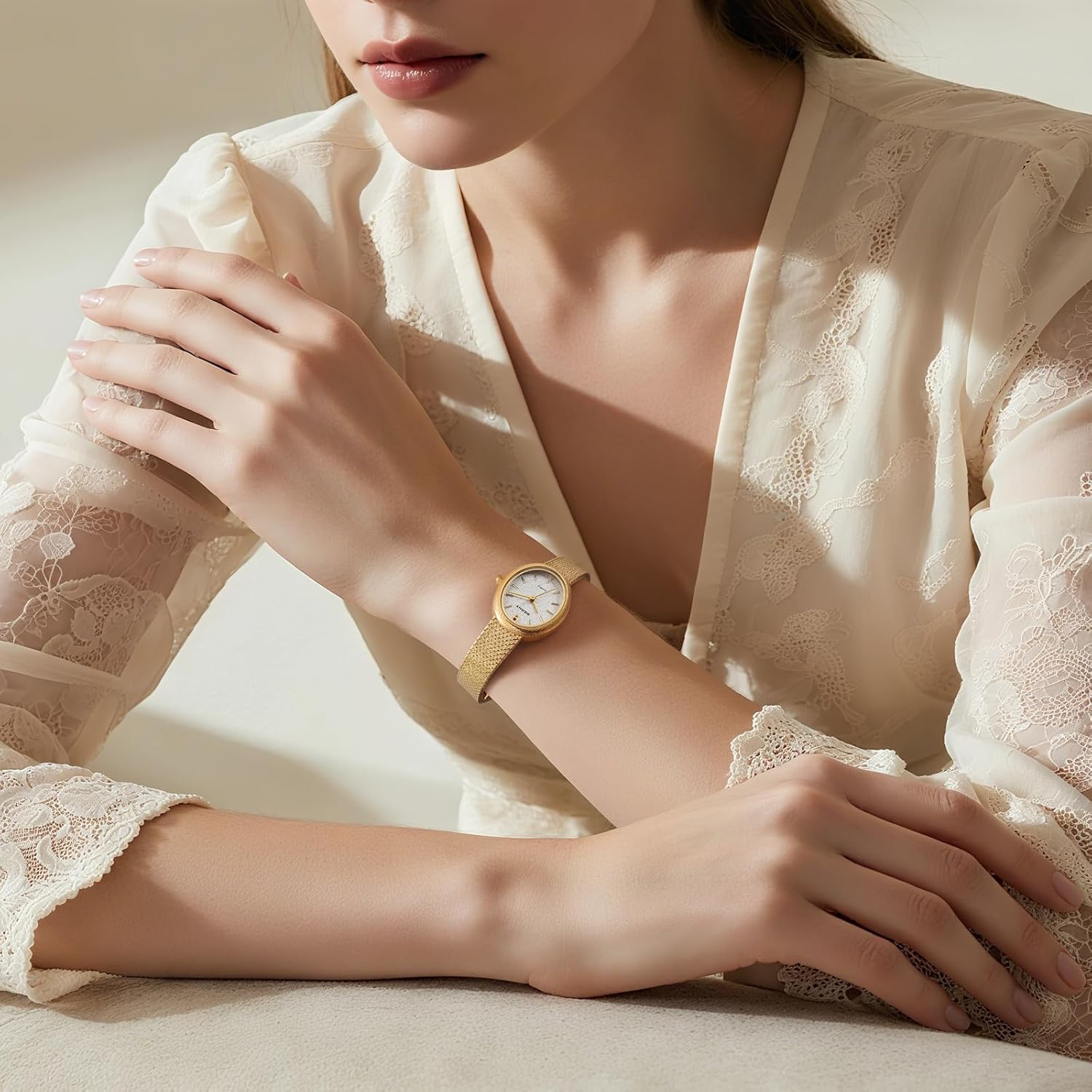 Thumbnail 6 de BERNY Damen Gold ovale Armbanduhr mit Quarzwerk, 3ATM wasserdicht – leicht & elegant