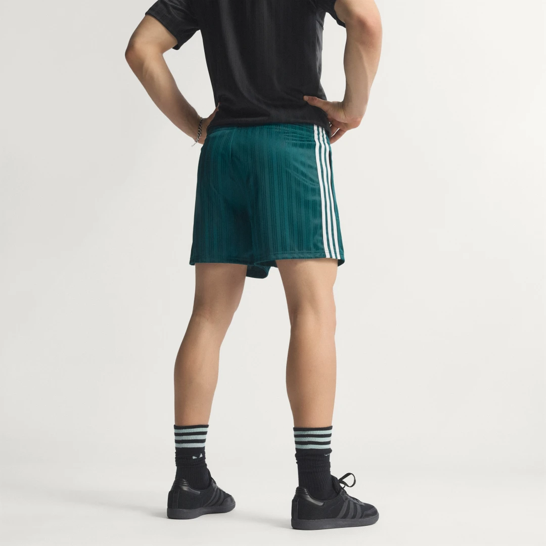Thumbnail 1 de Pantalón corto Liverpool FC segunda equipación 95 de Adidas