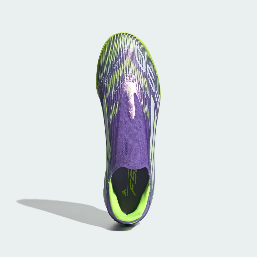 Thumbnail 2 de adidas F50 League Laceless moqueta en violeta: zapatilla de fútbol sin cordones