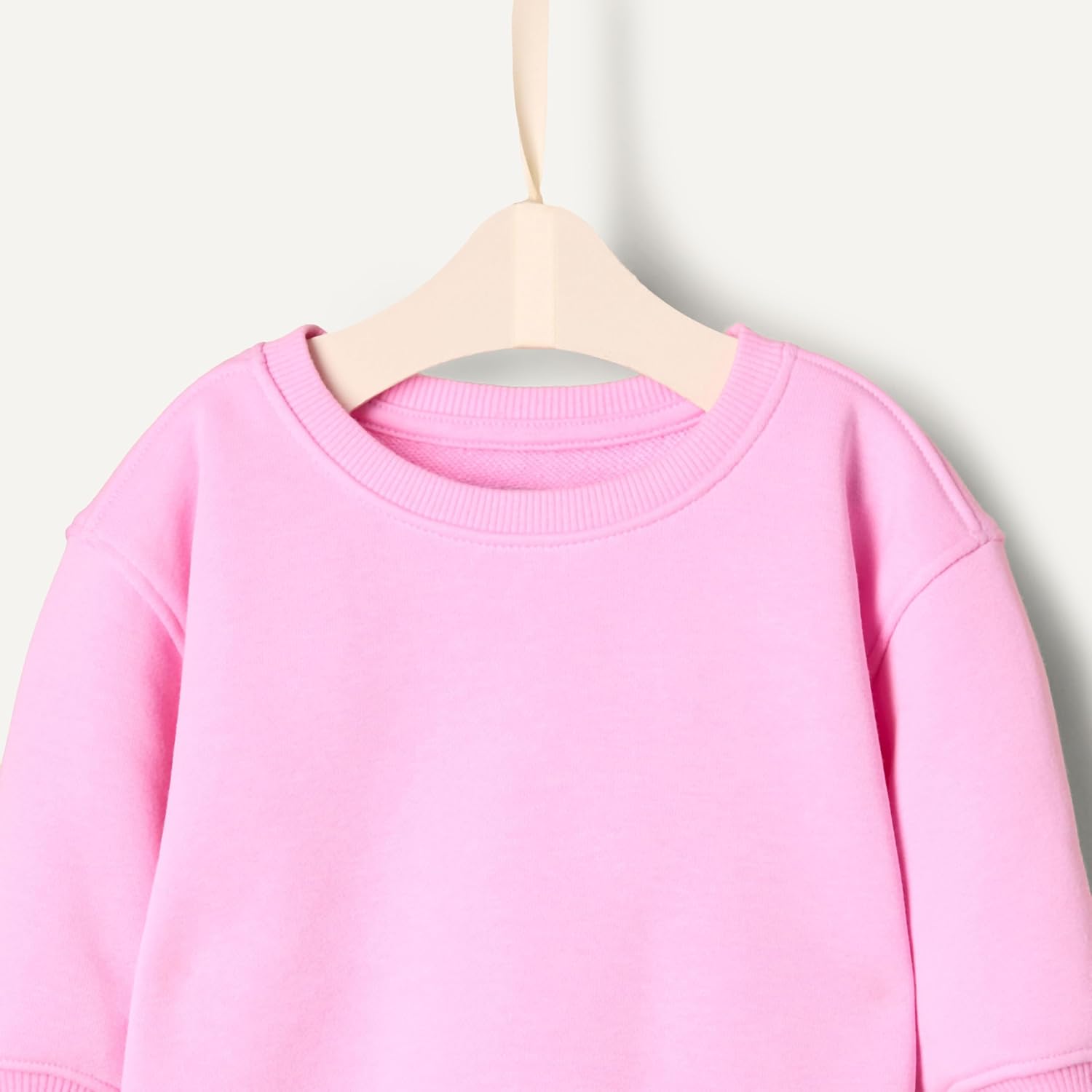 Thumbnail 4 de Amazon Essentials x Sofia Grainge Unisex Toddlers and Babies Sweatshirt and Sweatpant Set