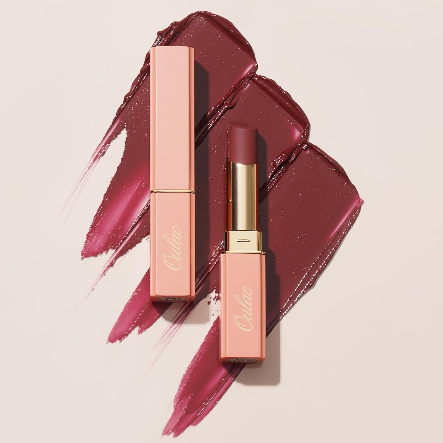 Detalle 2 de Oulac Burgunder Pflegender Lippenstift – rot Matte mit Satin-Finish, pflegend & vegan (SG13)