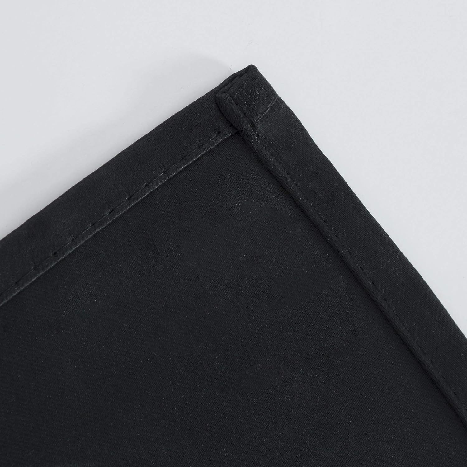 Thumbnail 6 de LEMOMO Blackout Curtains, 52 x 84-Inch Black Polyester Panels, Set of 2