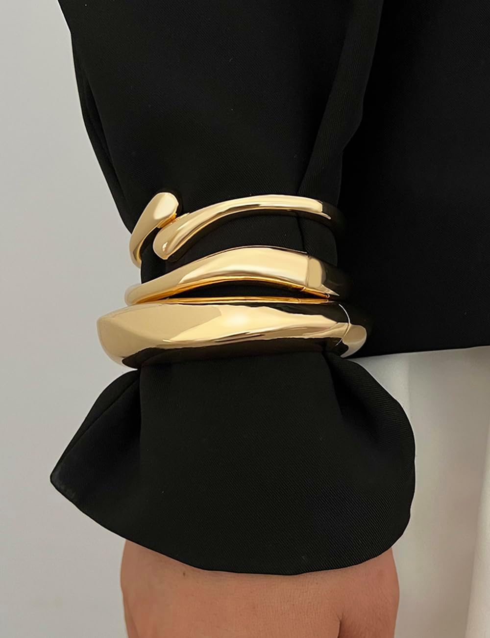 Detalle de Chunky Gold Bangle Set for Women — 14k Gold Plated Stackable Bracelets