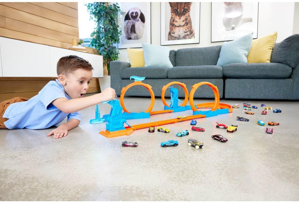 Detalle de Hot Wheels Track Creator Triple Loop Pack with 1:64 Scale Vehicle (JDW39)