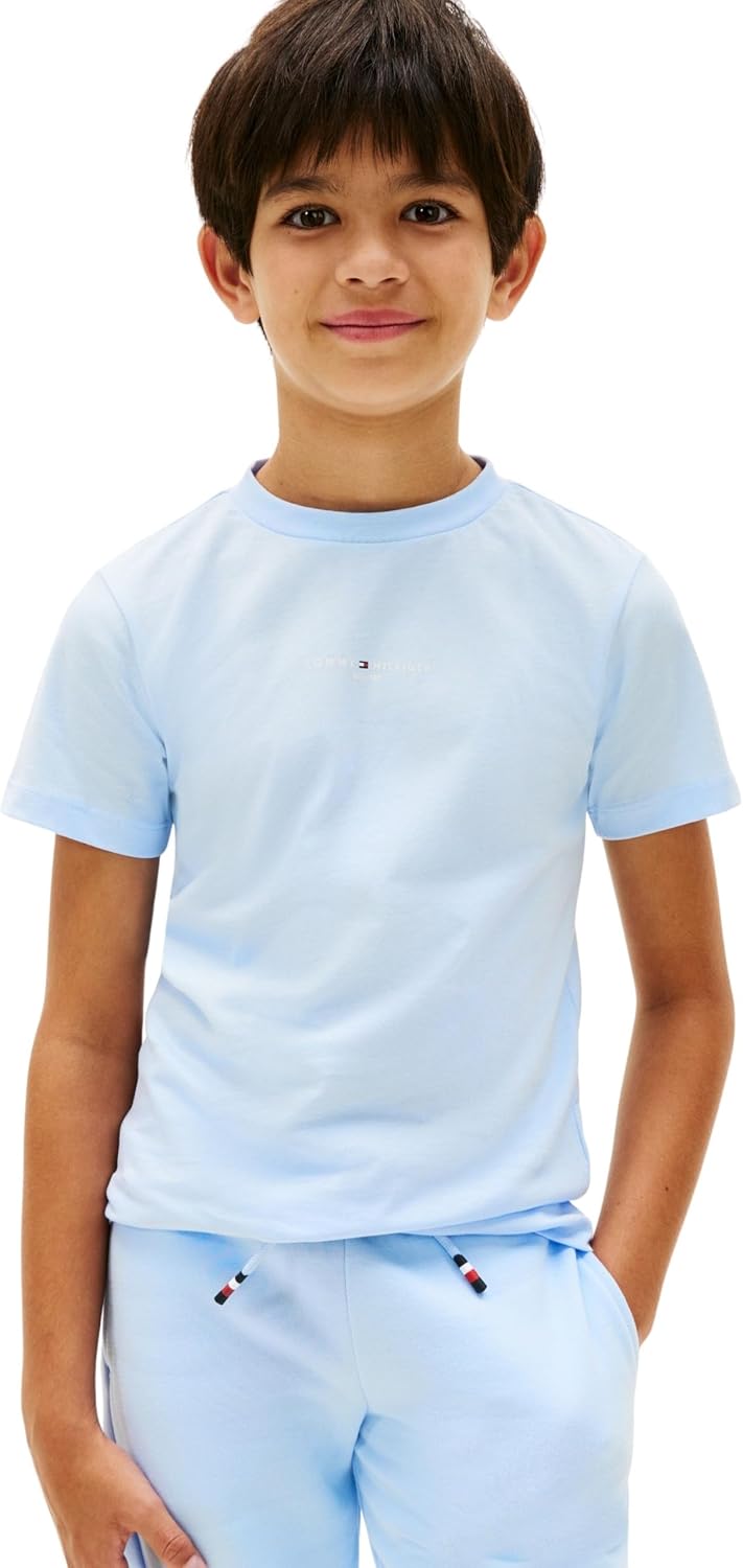 Detalle de Tommy Hilfiger Essential Set KB0KB09666: T‑shirt e pantaloncini lounge per bambini e ragazzi