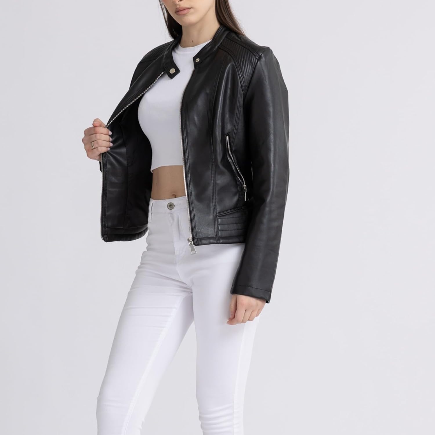 Detalle de Giacca donna in ecopelle leggera con cerniera e tasche vittorio y