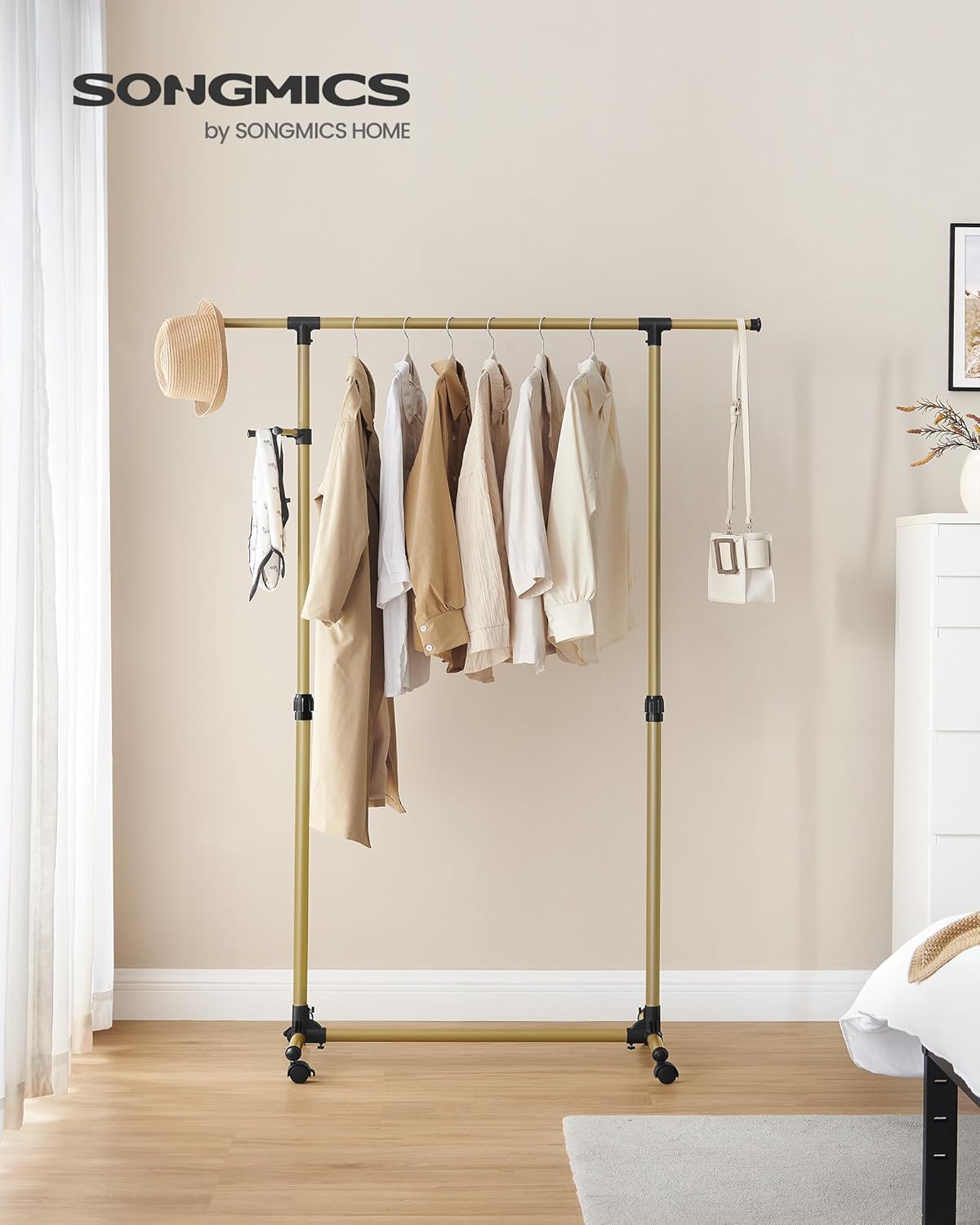 Detalle de SONGMICS LLR001A01 attaccapanni con altezza 97-165 cm