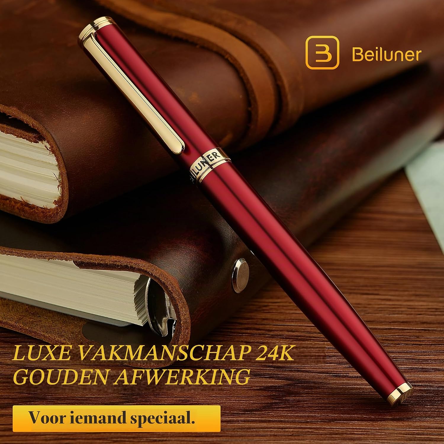 Detalle de BEILUNER FP-F03 vulpen met bordeauxrode lak, 24K gouden accenten en fijne punt