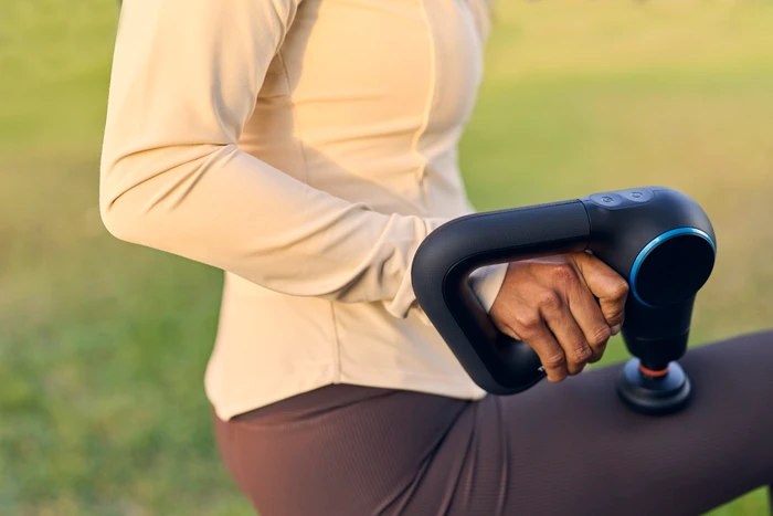 Thumbnail 3 de Therabody Theragun Prime Plus Massagepistole mit Wärmeaufsatz und App-Steuerung