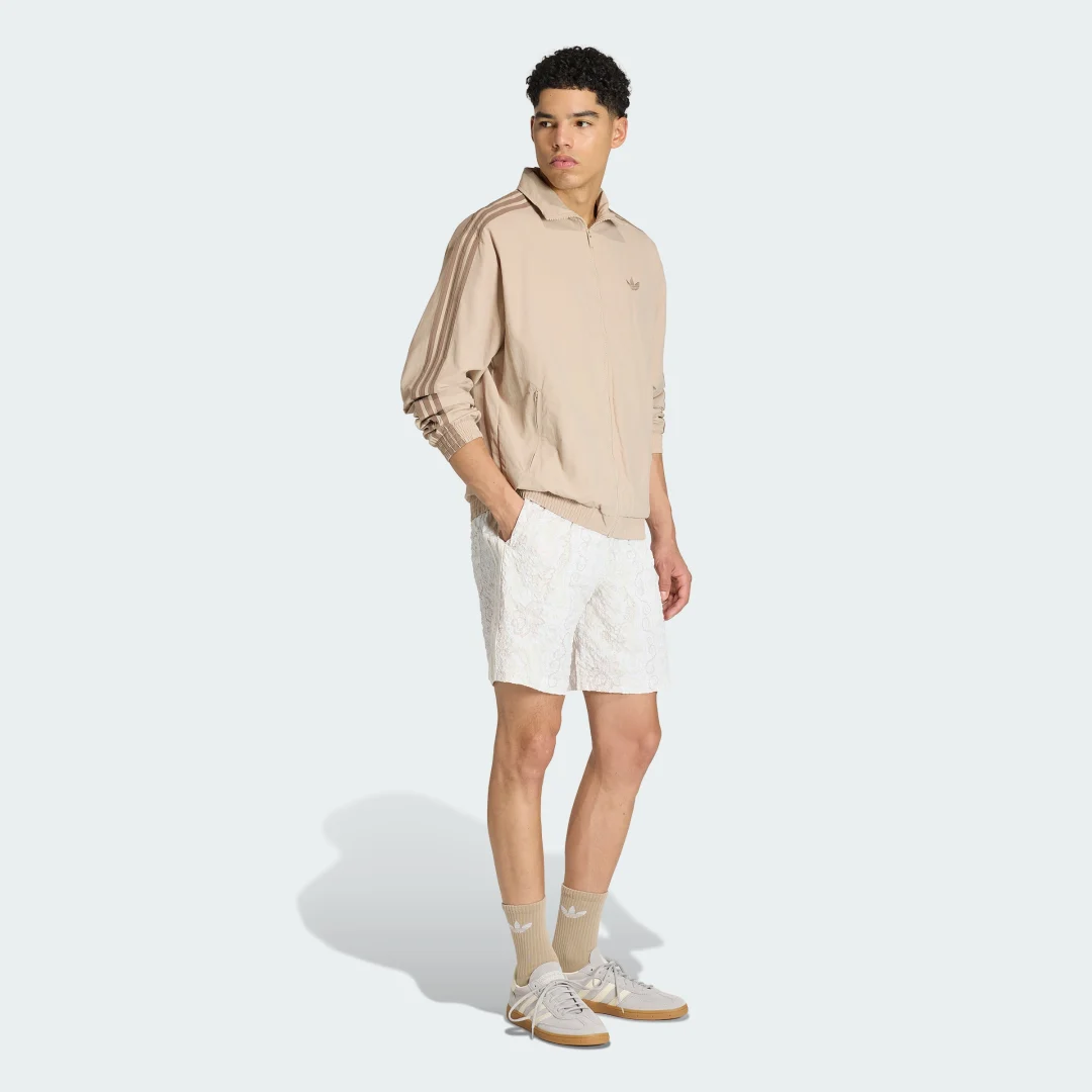Detalle de Adidas Pantalón corto estampado Seersucker – color blanco