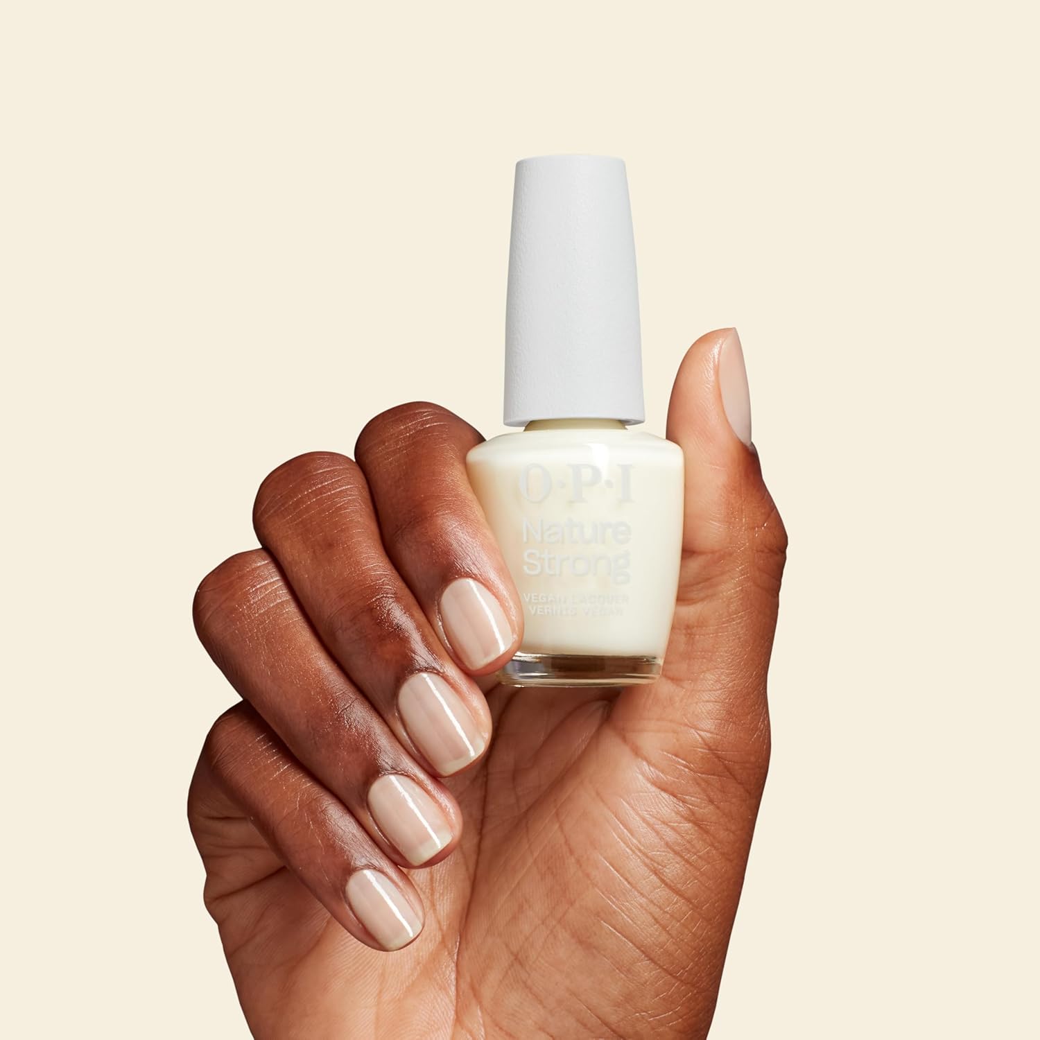Detalle de OPI Nature Strong – Smalto Vegano Nude, 15 ml