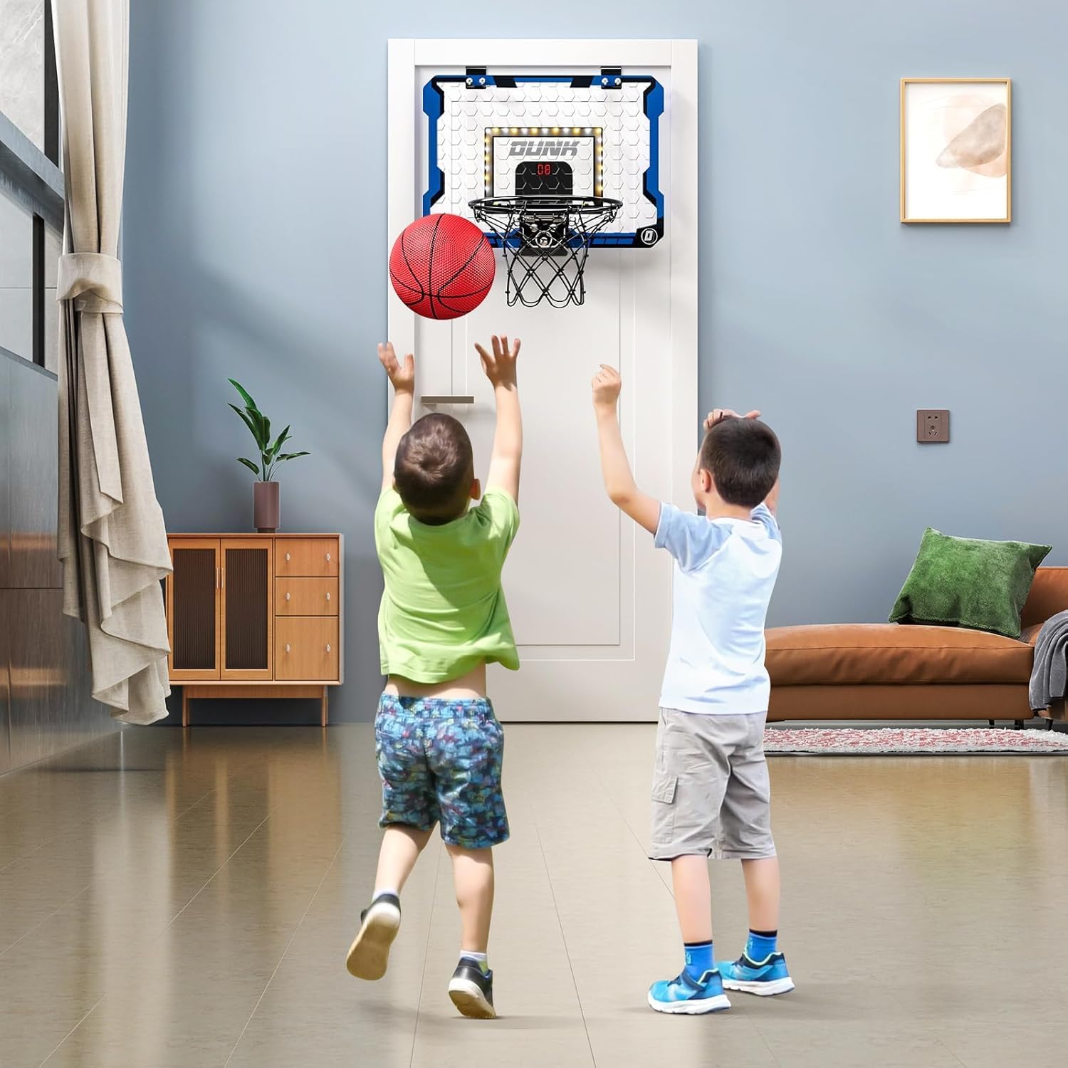 Detalle de TEMI Indoor Over-The-Door Basketball Hoop with 4 Balls – LED Backboard, Scoring & Sound Effects