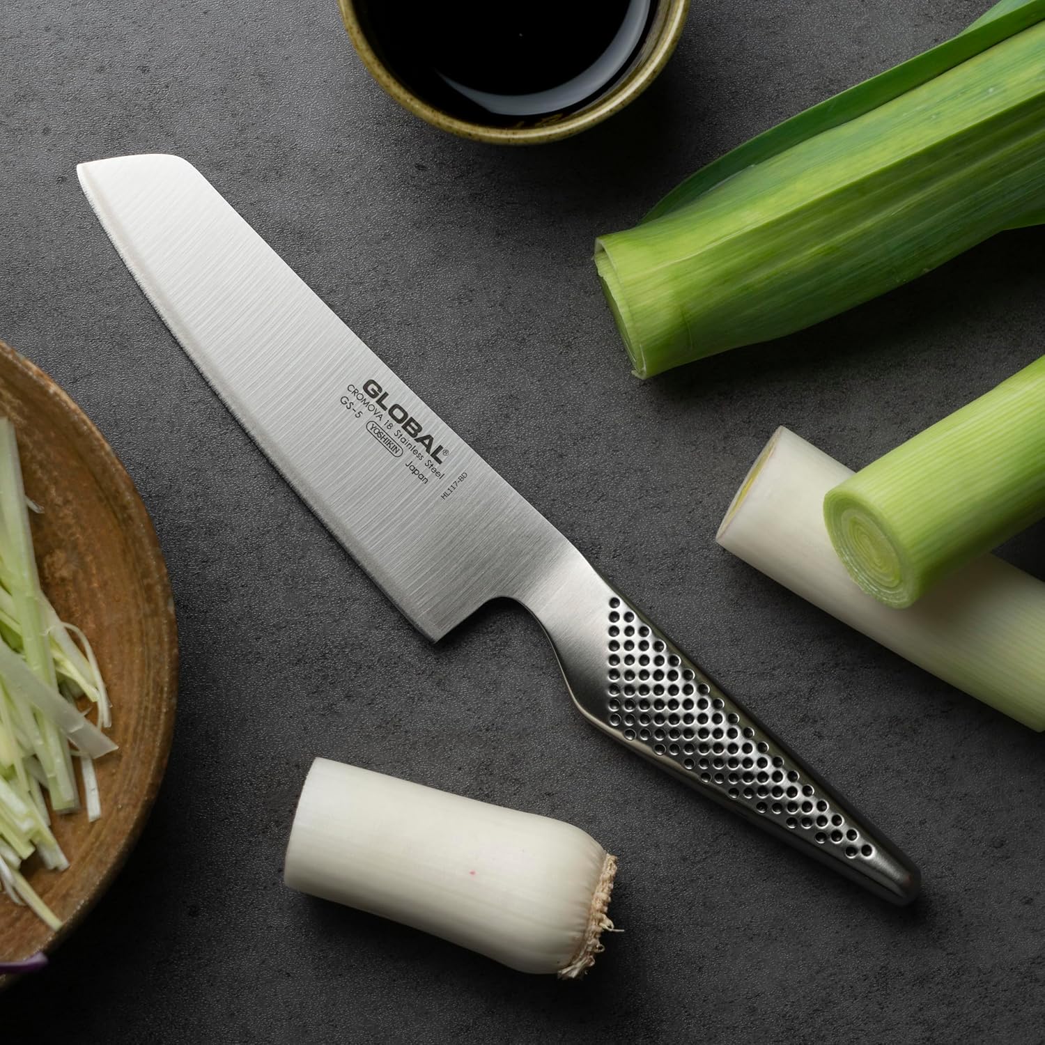 Detalle de Global 5 1/2-Inch Vegetable Knife, Stainless Steel, 200 g
