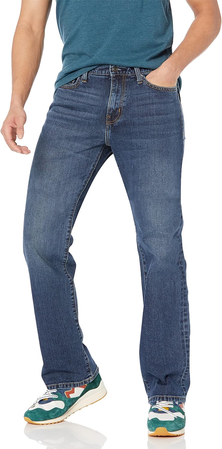Detalle de Amazon Essentials Men's Bootcut Jeans 9"