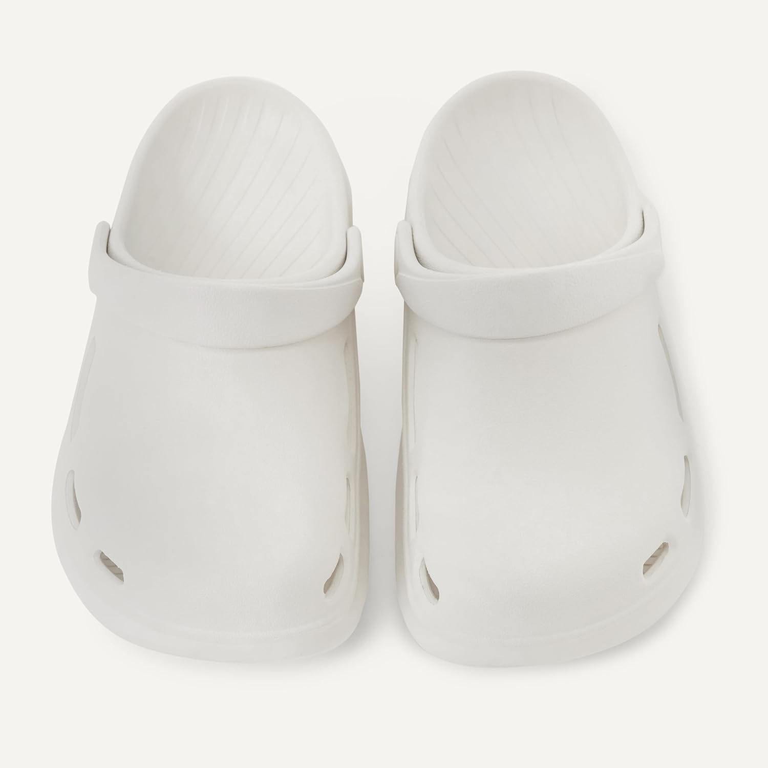 Detalle de Amazon Essentials Unisex Adults' Lightweight Garden Clogs
