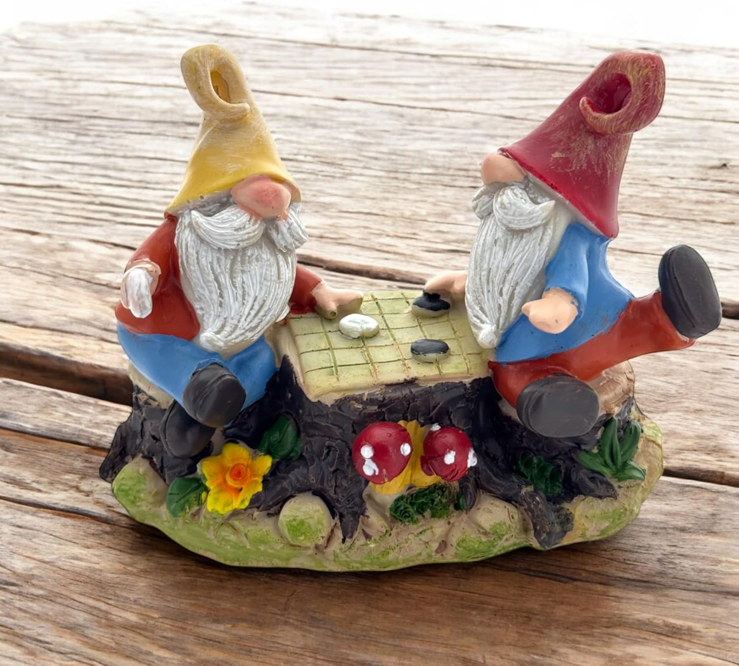 Detalle de MIJOMA Gartenzwerge Dekofigur wetterfest – Zwerge auf Wippe und im Spiel, 13x10x6 cm