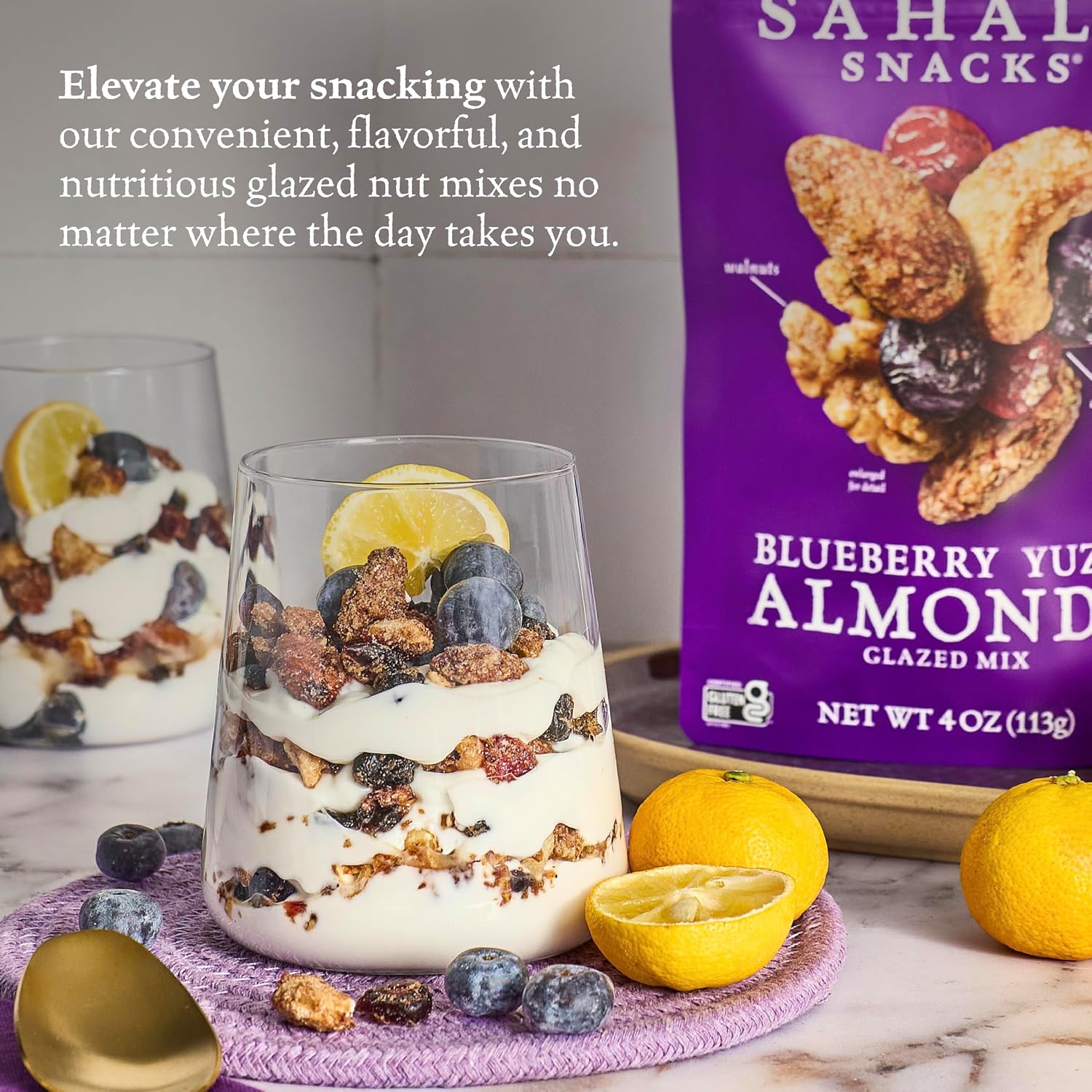 Detalle 2 de Sahale Snacks Blueberry Yuzu Glazed Mix, 1.5 oz, 18-Pack Nut Snack
