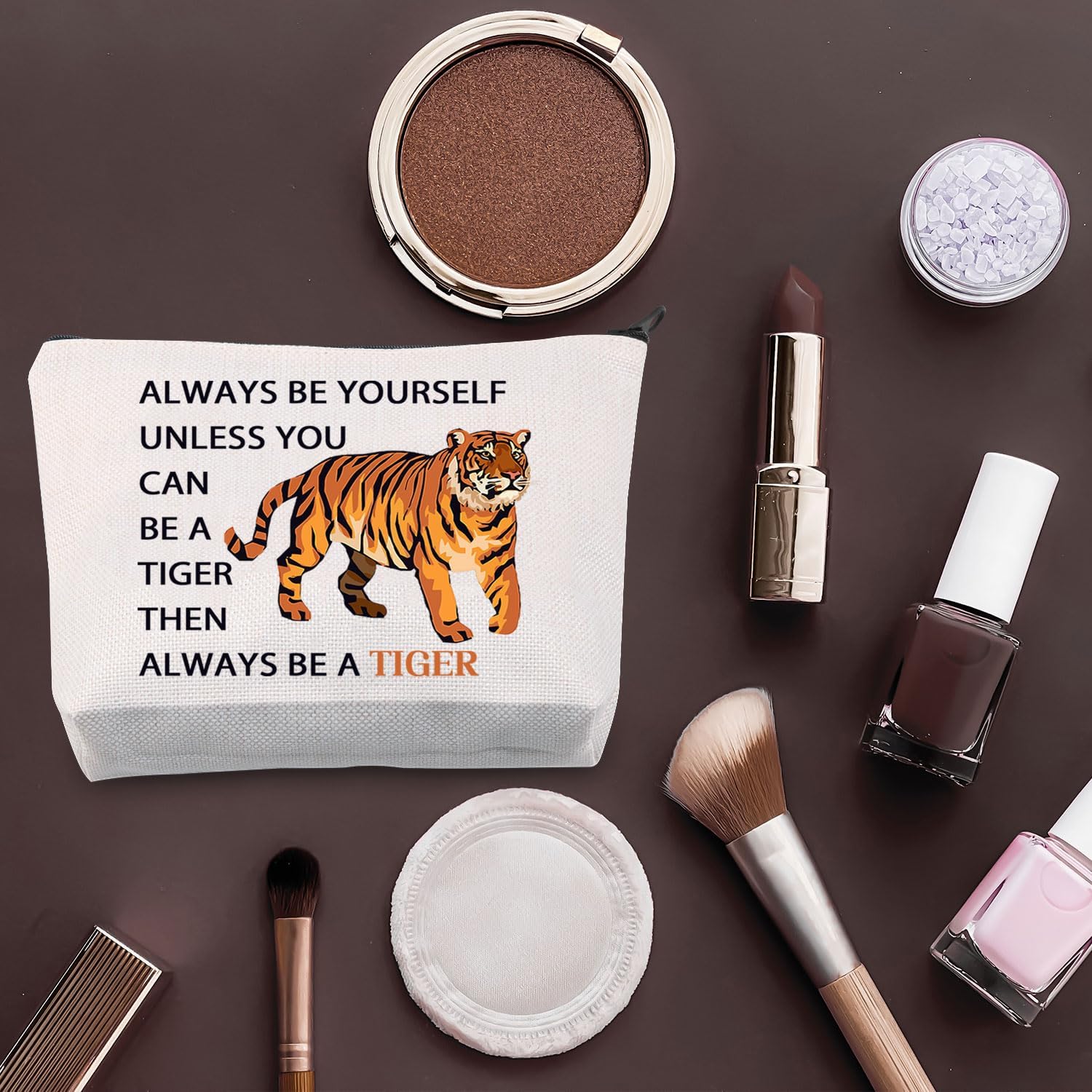 Detalle de PLITI Tiger Themed Makeup Bag: Always Be Yourself, Unless You Can Be a Tiger