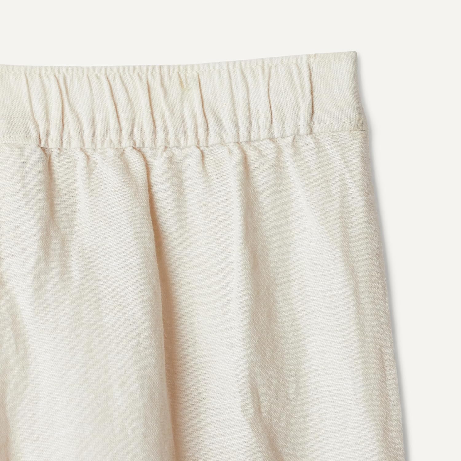 Detalle de Pantalon à enfiler en coton et lin – Amazon Essentials x Sofia Grainge pour bébé et enfant