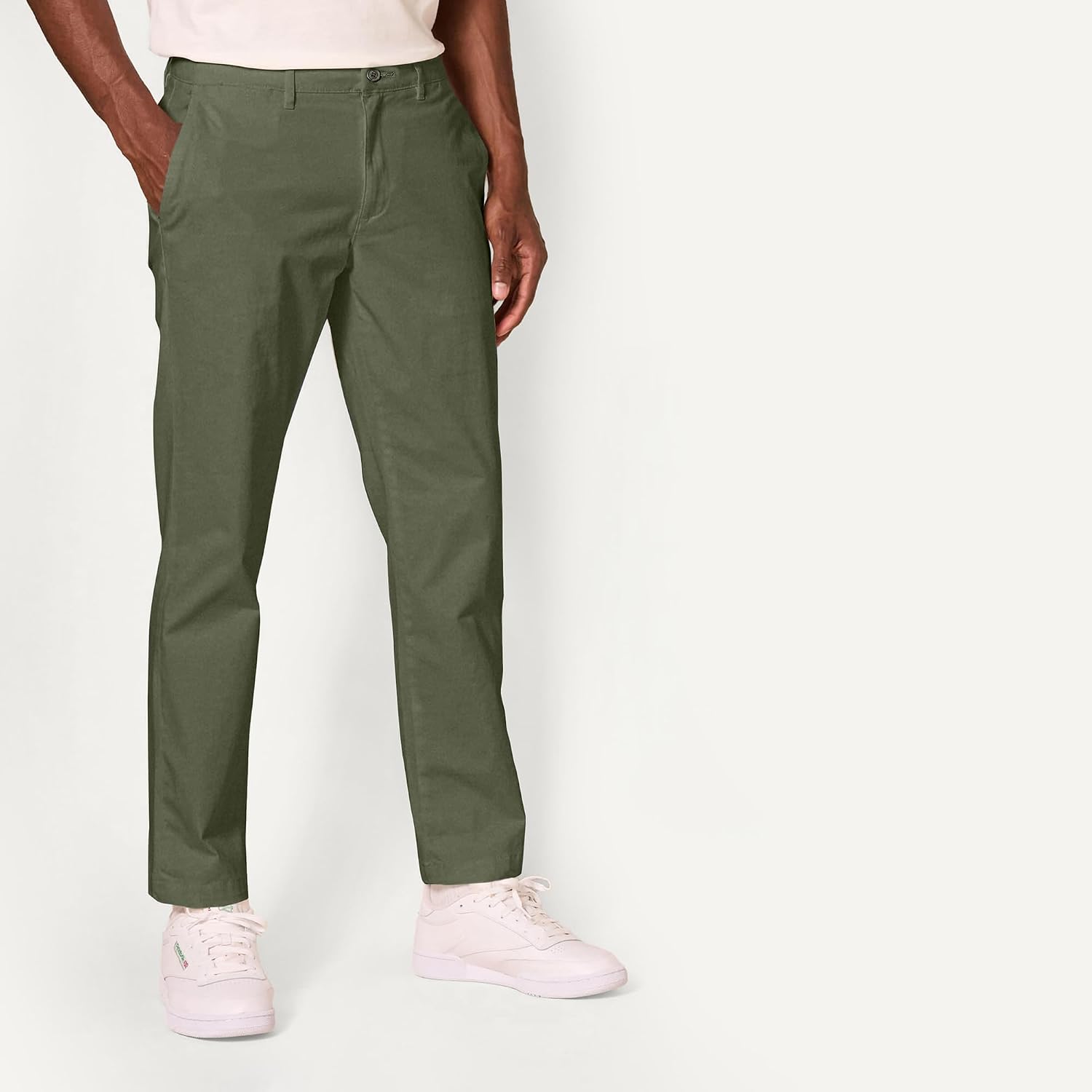Detalle de Amazon Essentials Herren Legere Stretch-Chinohose in sportlicher Passform (in Übergröße erhältlich)