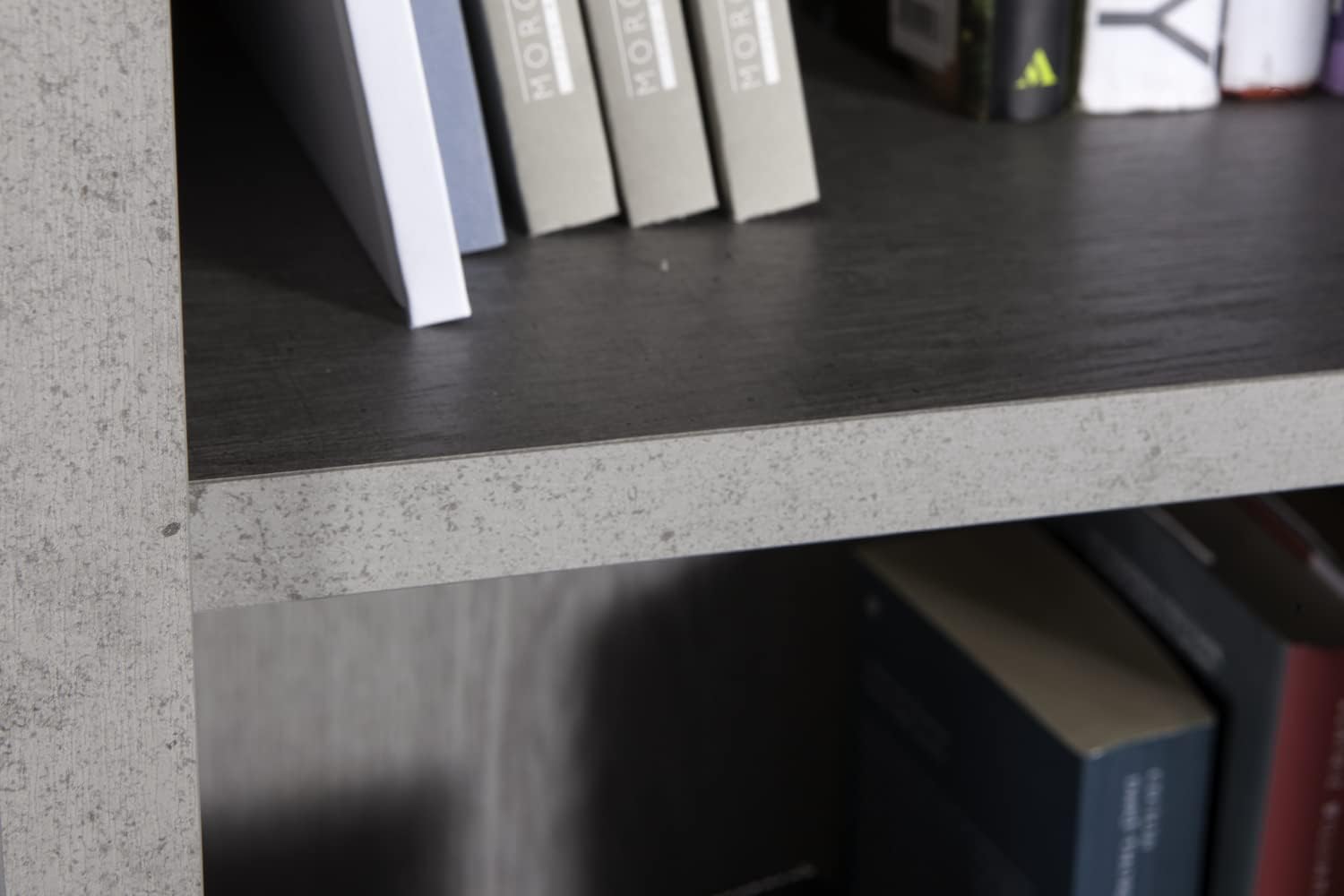 Detalle de Composad Scrivania, Cassettiera e Libreria Bassa – Linea Disegno, Grigio Cemento e Bianco Laccato