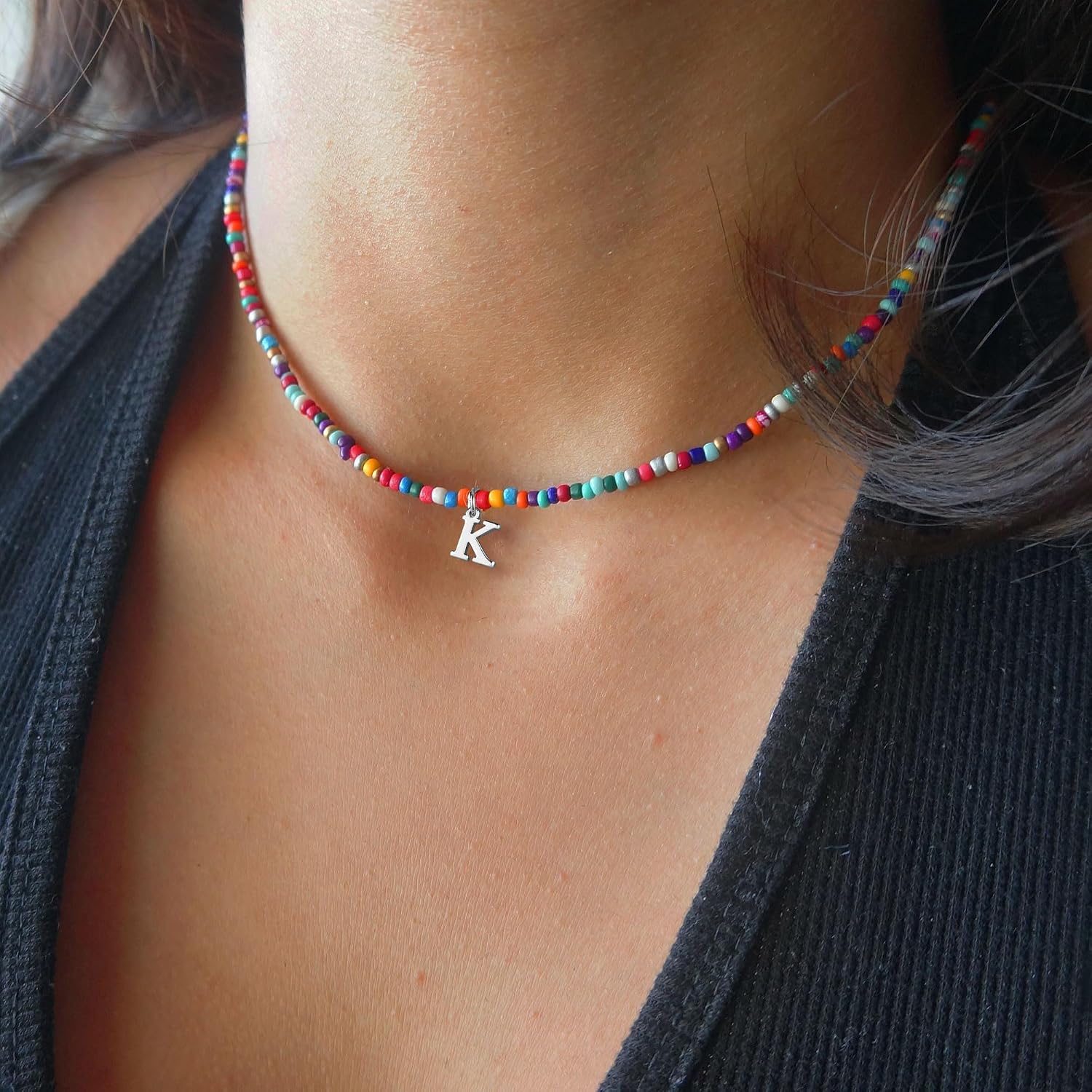 Detalle de TINGN collana girocollo bohémien con perline colorate e iniziale personalizzabile
