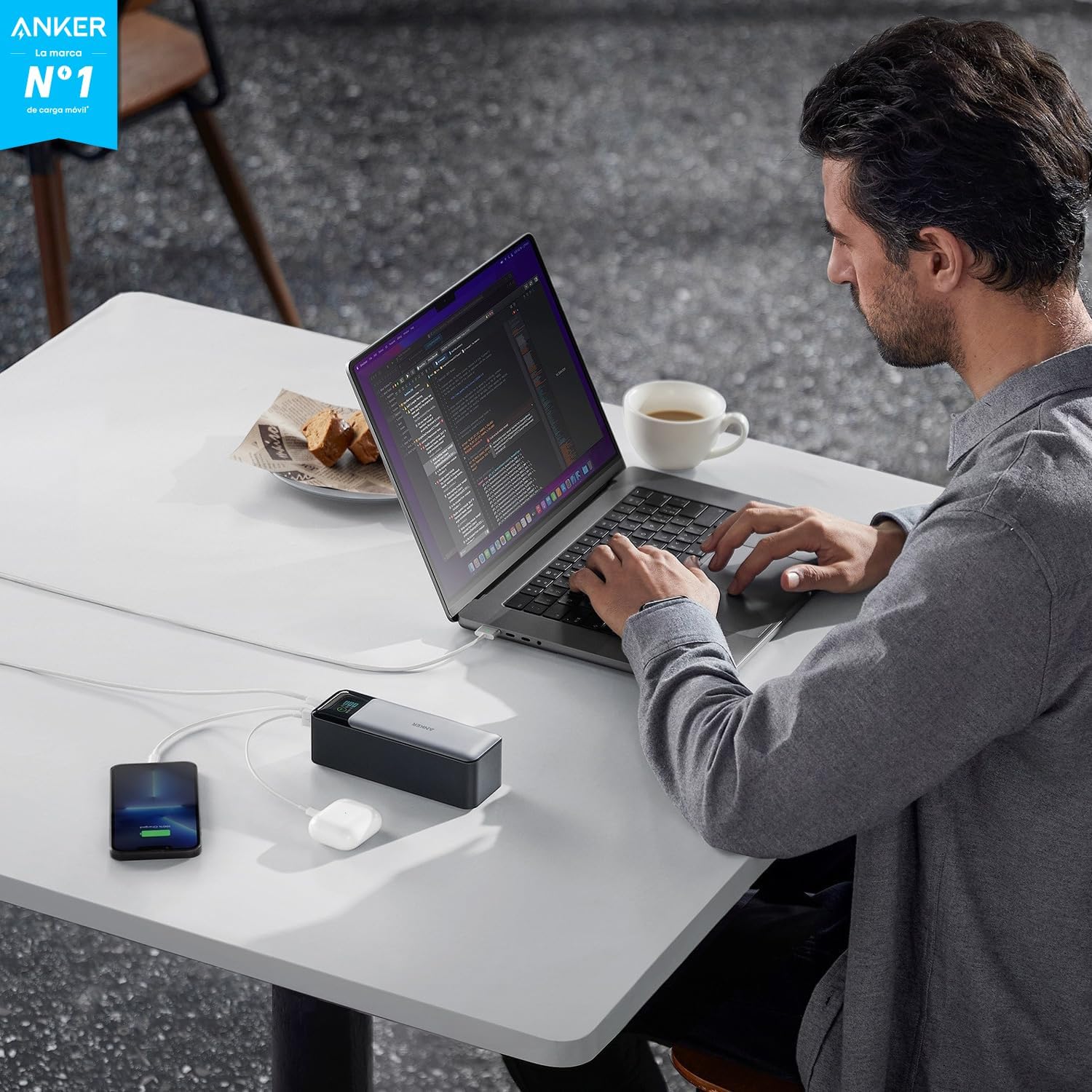 Detalle 2 de Anker Power Bank 737 24.000 mAh 140W