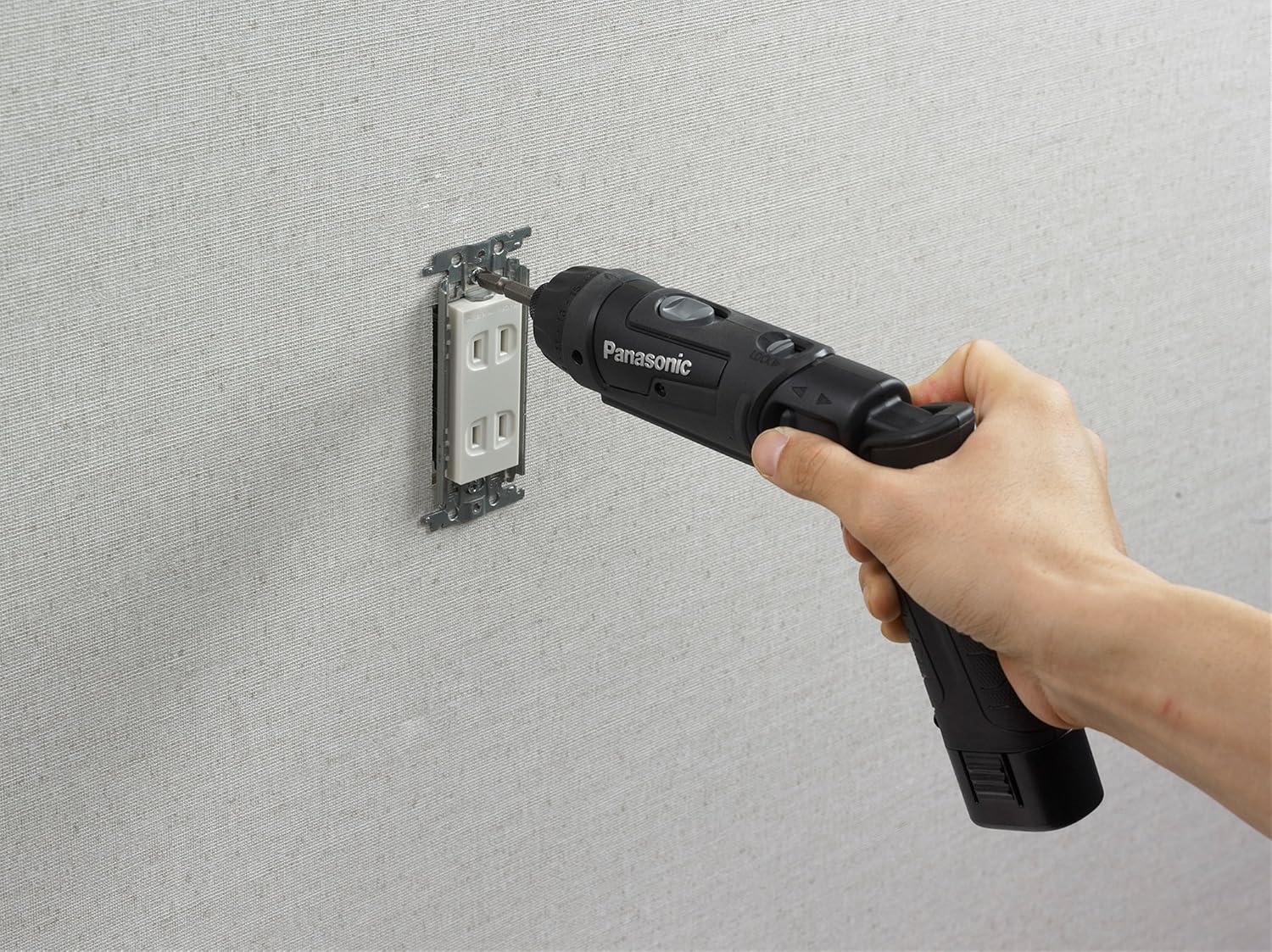 Detalle de パナソニック EZ7421X-B 充電スティックドリルドライバー 7.2V・21段クラッチ・ワイドLED