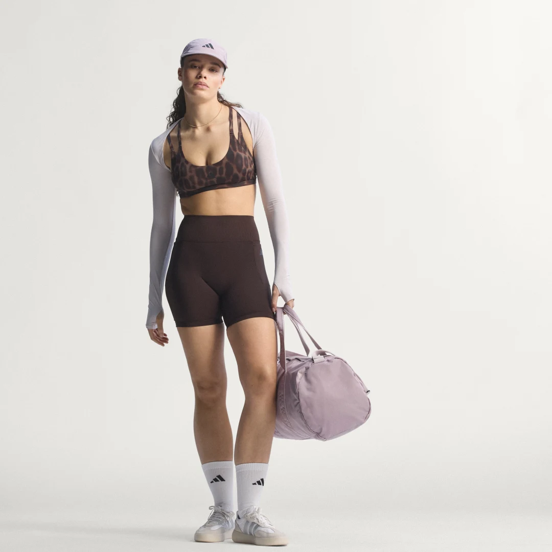 Detalle de Optime Leopard Strappy Light Support sujetador de Adidas
