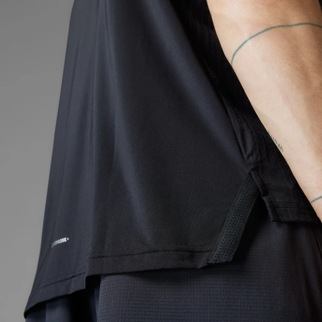 Detalle de Camiseta Designed-for-Training Intensity en negro de Adidas