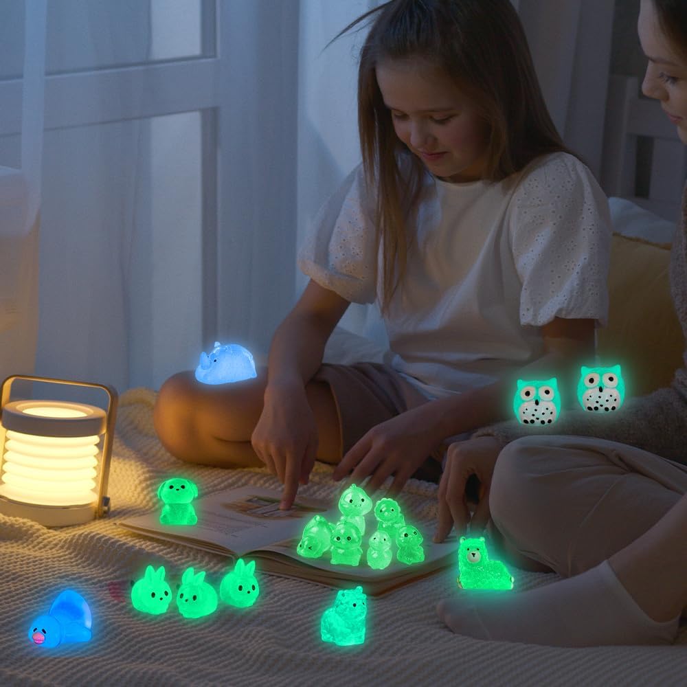 Detalle 2 de DIYDEC 206pcs Mini Luminous Resin Animals: Glow-in-the-Dark Miniatures for DIY Decor and Party Favors