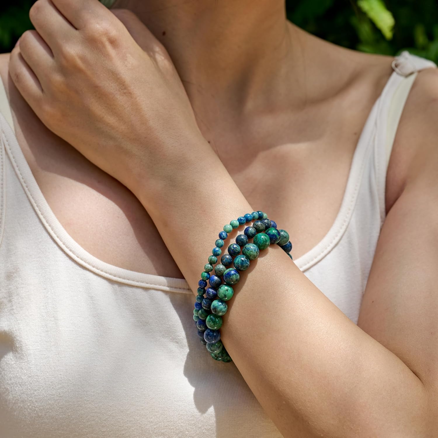 Detalle 2 de Bivei Kristall Armband für Frauen – 4 mm Perlen, elastisch, Naturstein