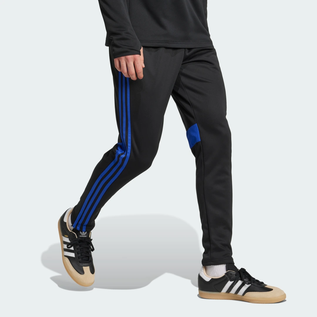Detalle de Pantalón de entrenamiento Tiro 25 Essentials Winterized de Adidas