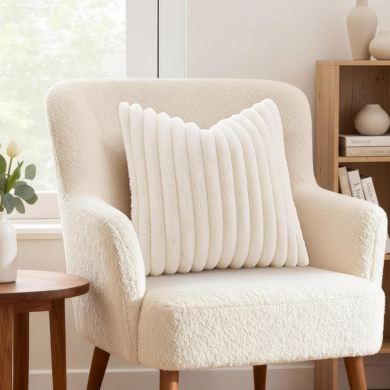 Detalle 2 de decorUhome Faux Fur Spring Throw Pillow Covers 18x18 set