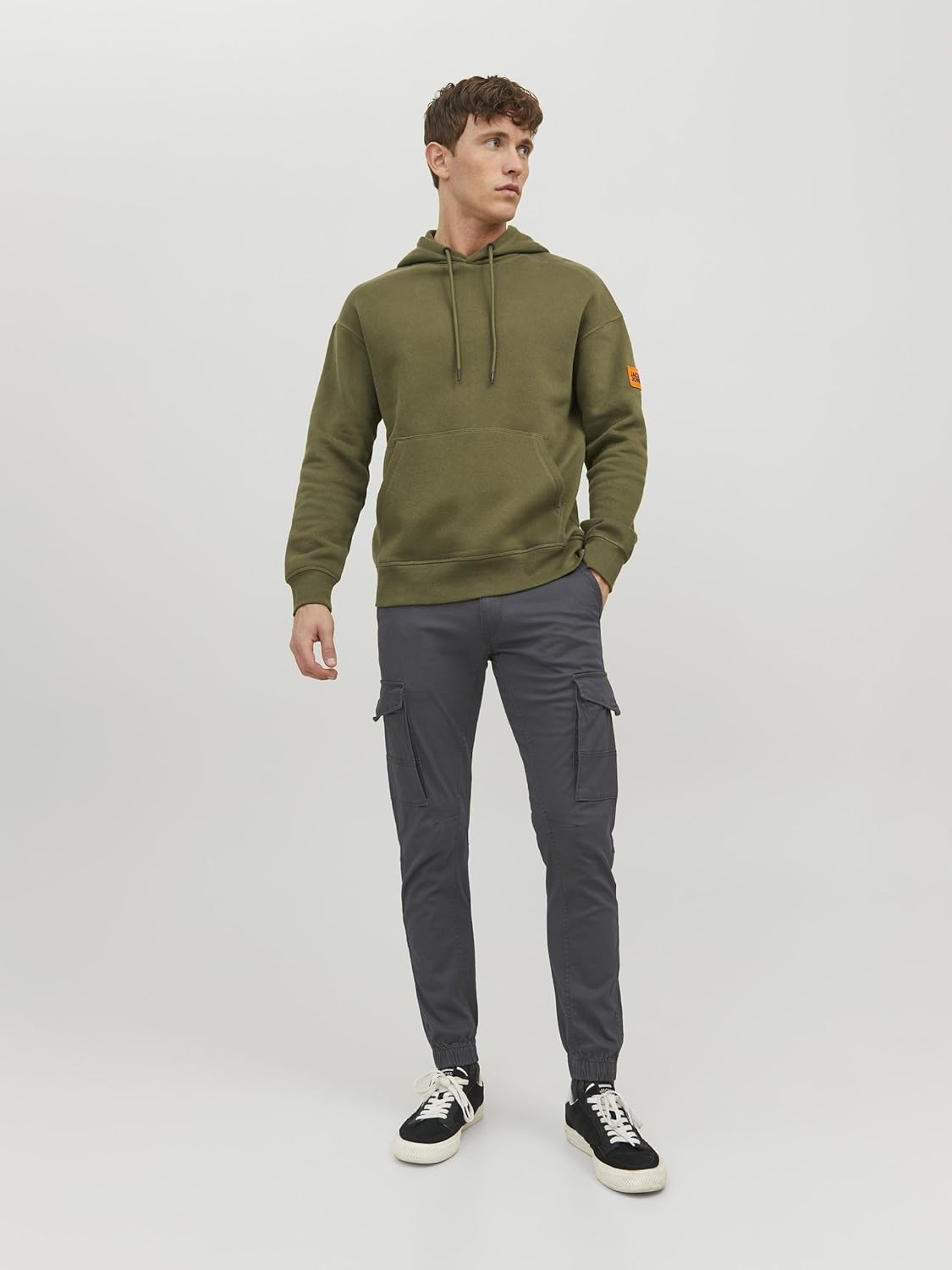 Detalle de Jack & Jones men’s stretch cuffed cargo pants in cotton
