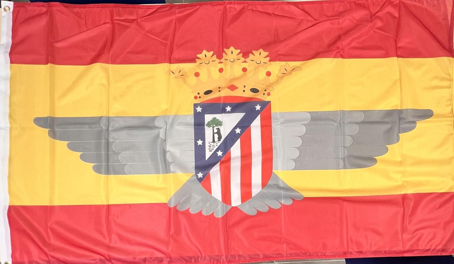 Detalle 2 de Gemelolandia Bandera España 90x150 cm con Escudo de Fútbol ✈