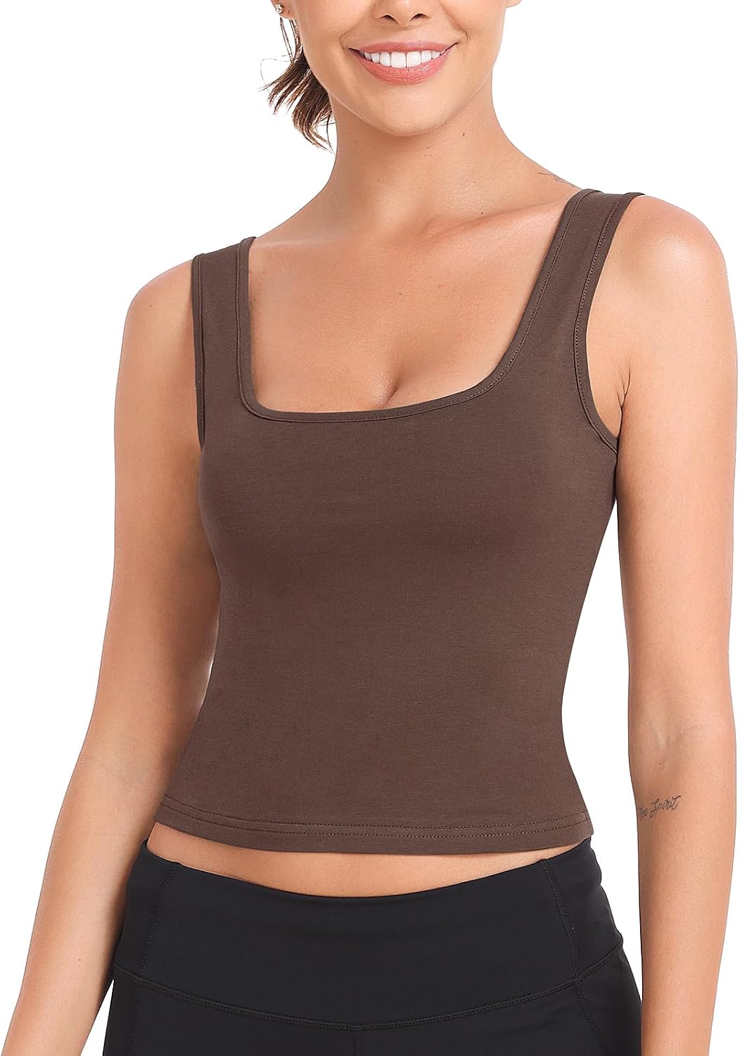 Detalle 2 de Joviren Cotton Workout Crop Tank Top for Women (Racerback) — 4-Pack