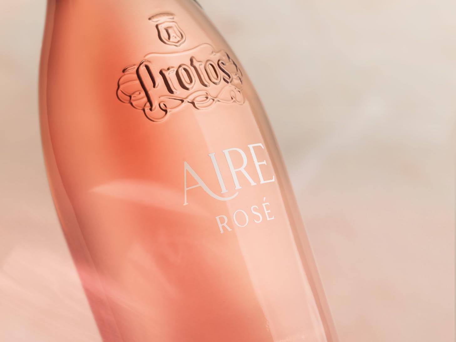 Detalle 2 de Aire de Protos Rosado, Vino D.O. Cigales 75cl 🍷