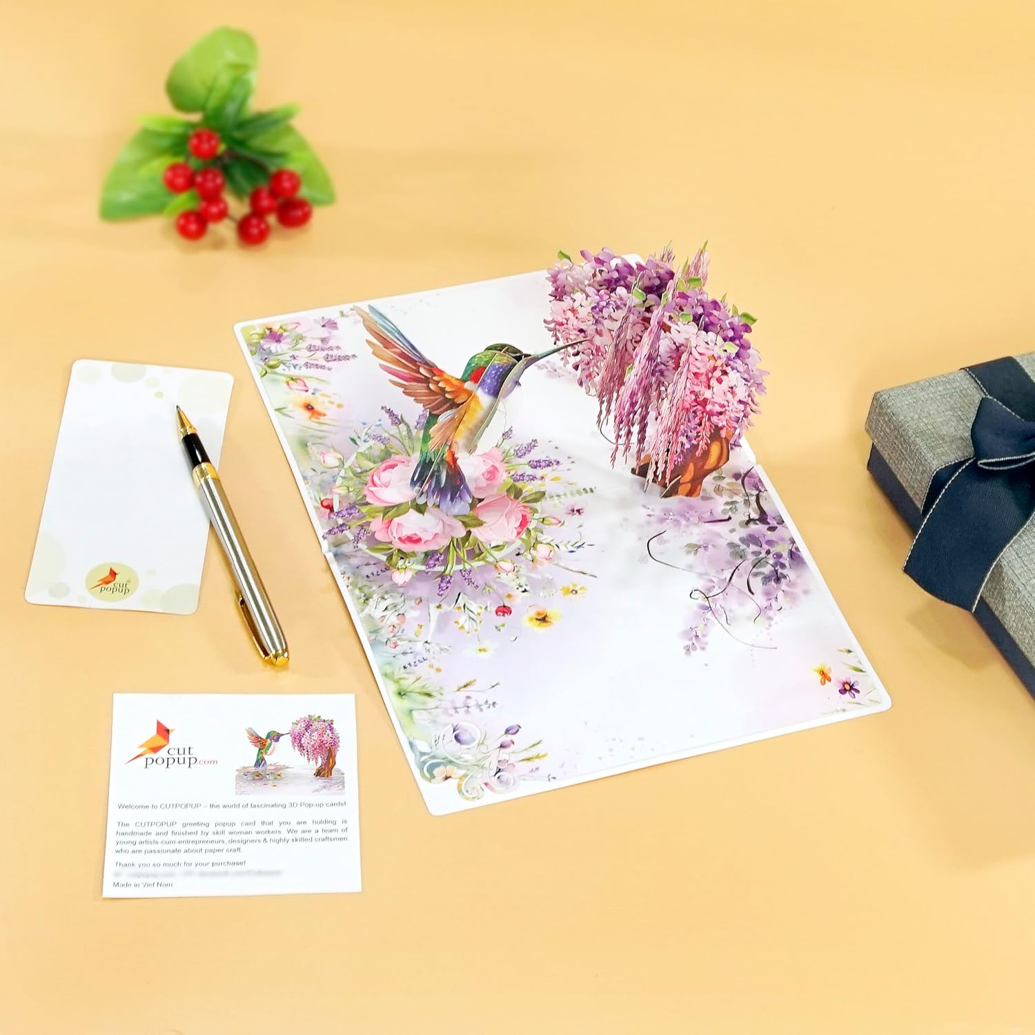 Thumbnail 6 de CUTPOPUP Humming Bird Wisteria 3D Card 6x8in