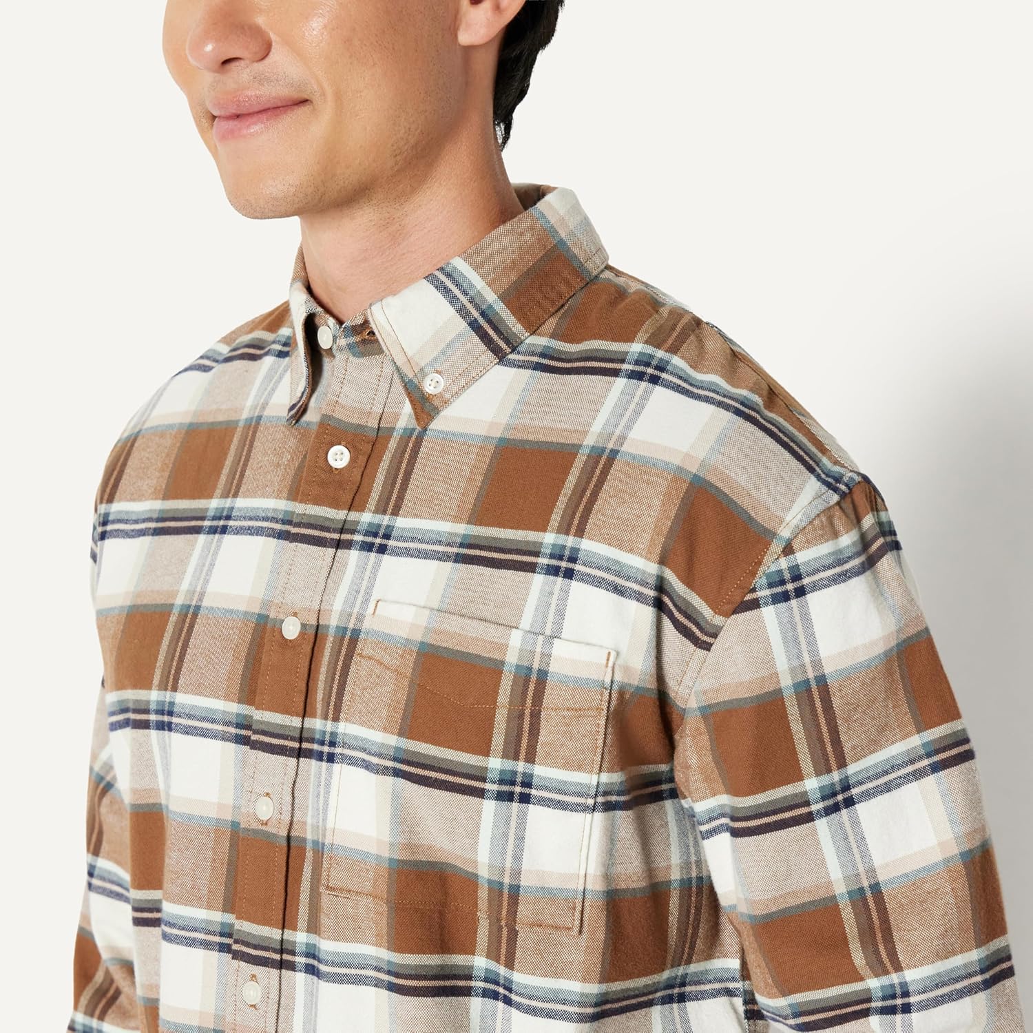 Thumbnail 3 de Amazon Essentials Men’s Modern Oversized-Fit Cotton Button-Down Shirt