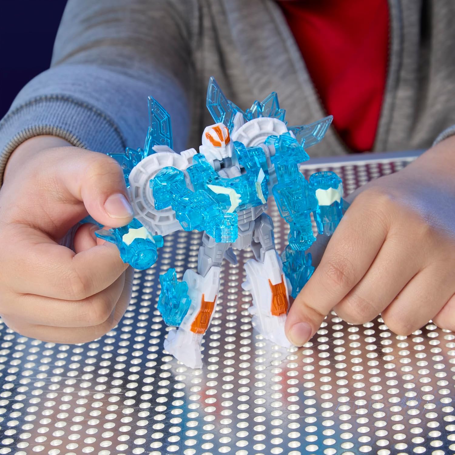 Detalle 1 de Transformers CYBERWORLD Energon Surge Autobot Ratchet-actiefiguur, 10 cm