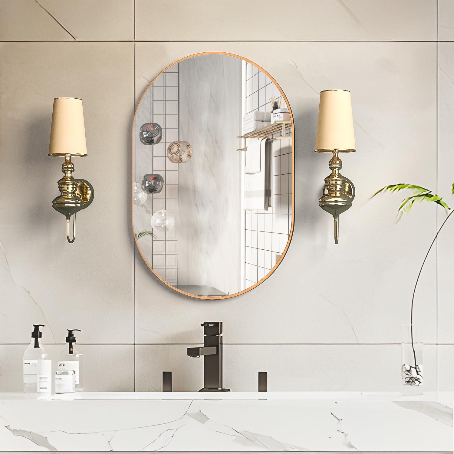 Detalle de NEUWEABY ovale badkamerspiegel 50 x 75 cm met goudkleurig aluminium frame