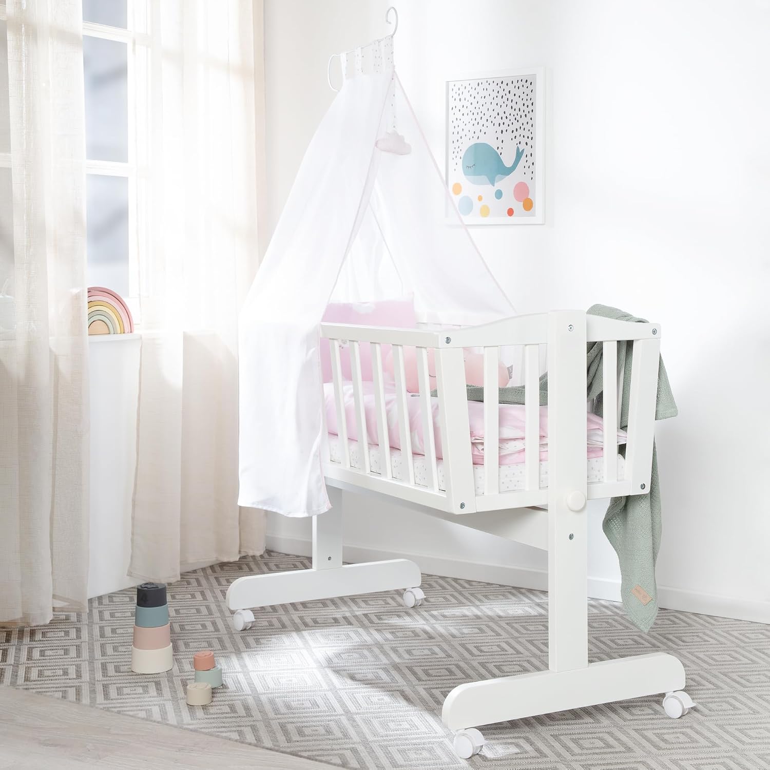 Detalle de roba Kleine Wolke 8950WV202-A wieg 40 x 90 cm met beddengoed en remwielen
