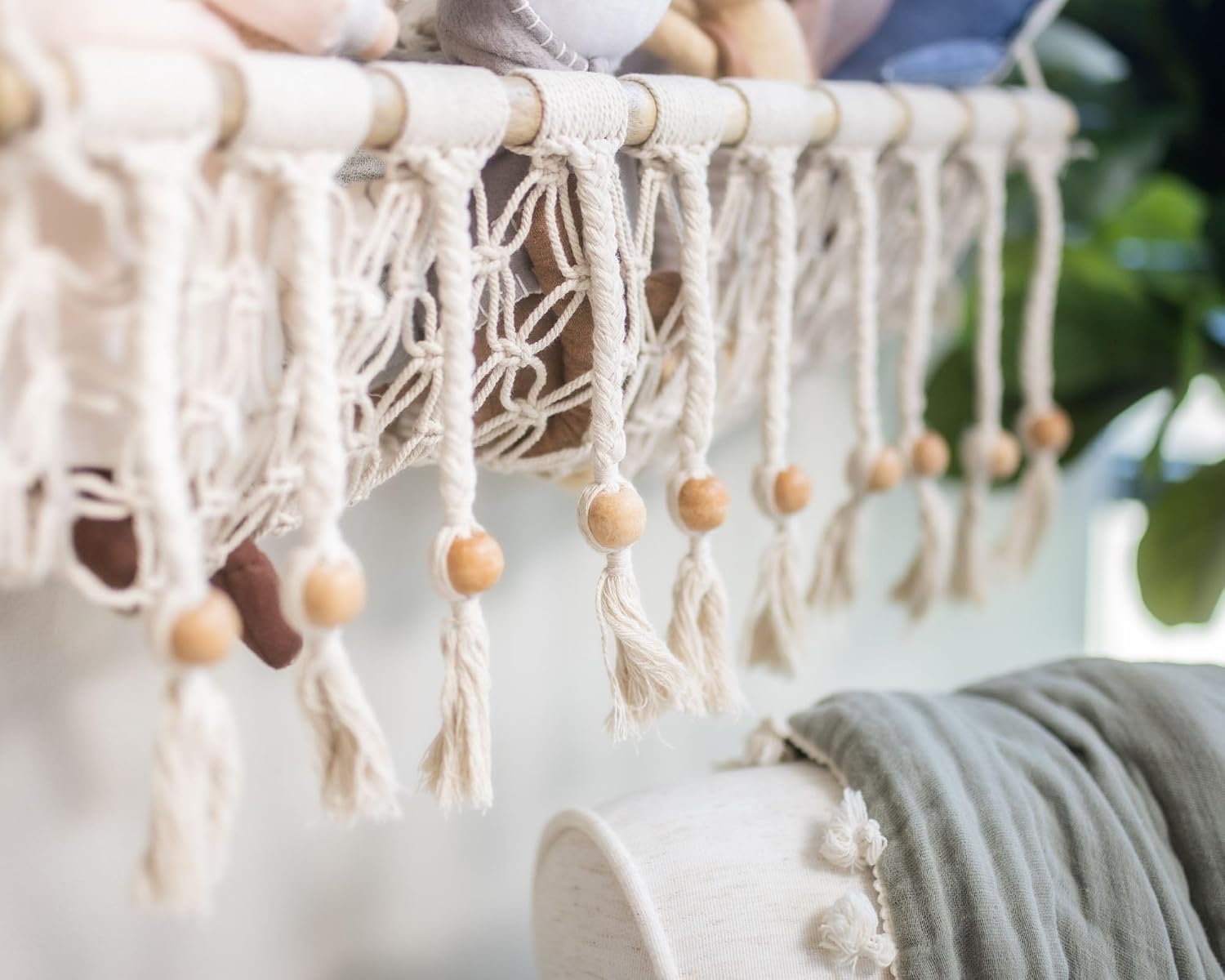 Detalle 2 de Crane Baby BC-180WD-3 Willow Macrame Hanging Storage Bin, Natural Cotton
