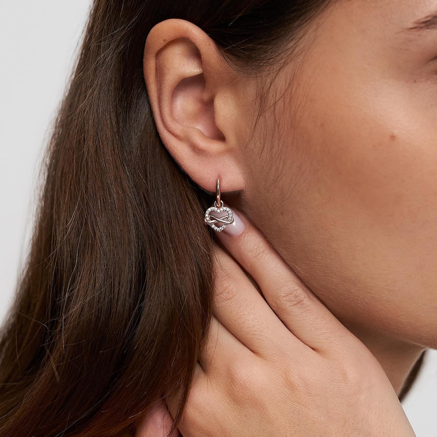 Detalle de s.Oliver Damen Schmuck – Ohrstecker & Creolen aus 925 Silber mit Herz-Infinity Design