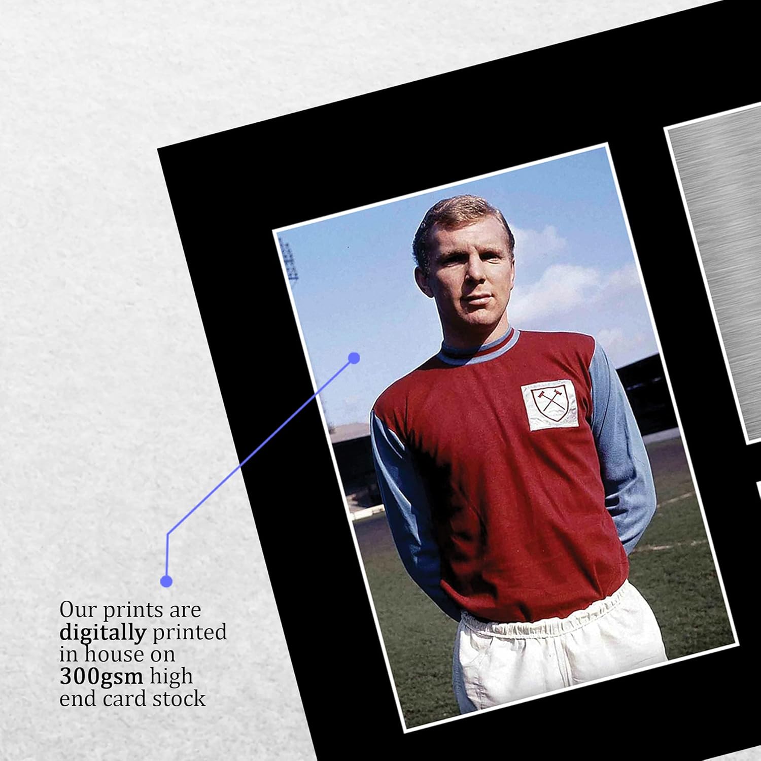 Thumbnail 3 de HWC Trading A4 Bobby Moore West Ham United “The Hammers” signed autograph photo gift – unframed display