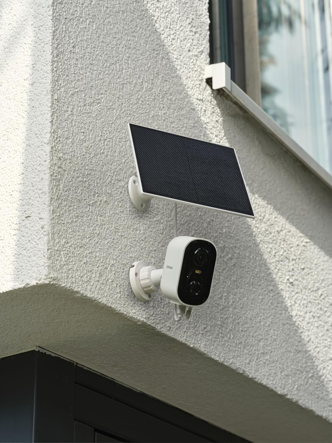 Thumbnail 6 de OSRAM Telecamera solare per esterni SMART+ WiFi 4 MP 2K IP66 con PIR, batteria 5200 mAh e Alexa (bianco)