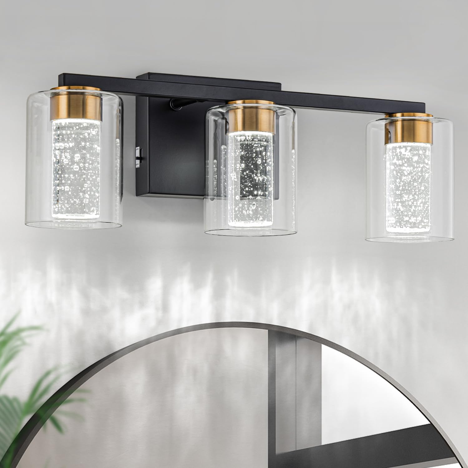 Detalle de SineRise a6ca2b1c-22fd-4691-99f6-5eeed2f84787 3-Light Vanity Light, Black and Gold